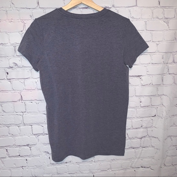 Under Armour Shirt - Picture 7 of 7